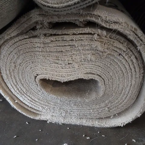 ROLL OF QUALITY DIMENSIONS DIM PLAINS CARPET // SIZE: APPROX 5 X 11.27m