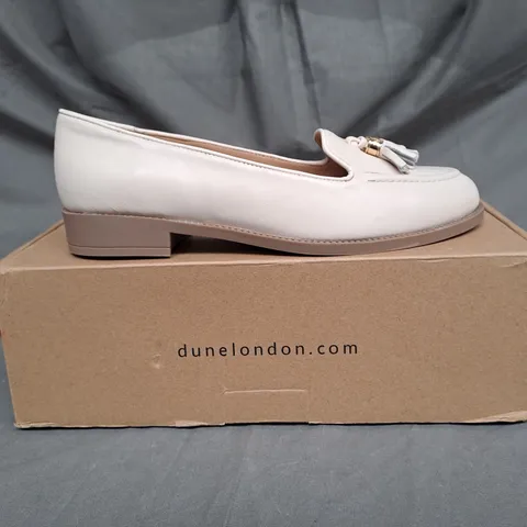 BOXED PAIR OF DUNE LONDON ECRU-LEATHER TASSEL LOAFER IN ALMOND SIZE 4