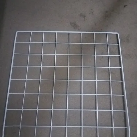 BOX OF METAL SHELVES X29