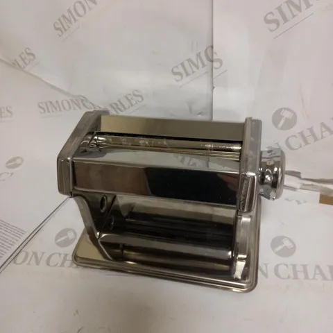 WORLD OF FLAVOURS PASTA MACHINE 