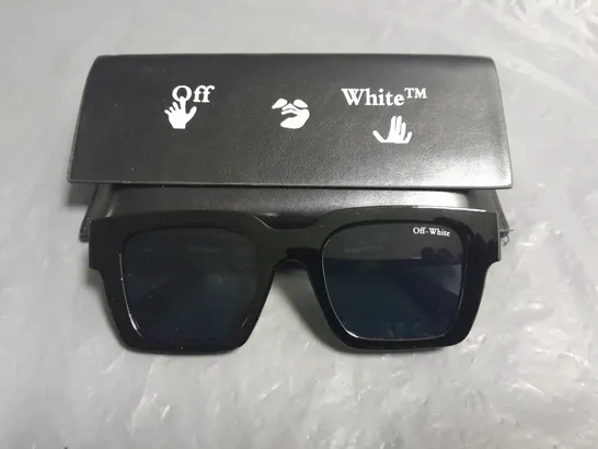 OFF WHITE GLASSES IN CASE