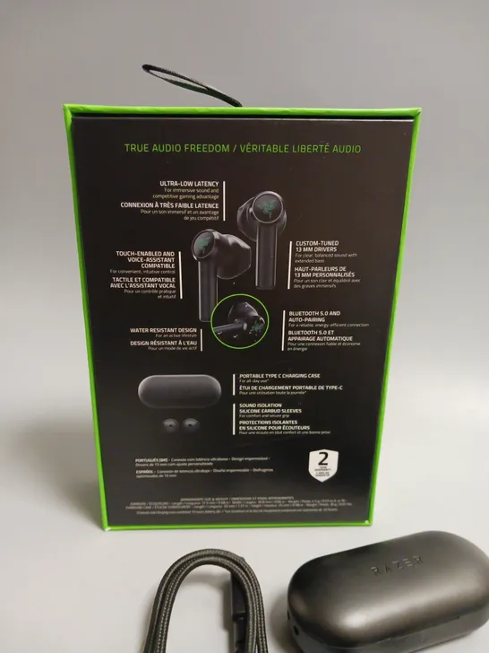 BOXED RAZER HAMMERHEAD TRUE WIRELESS EARBUDS IN BLACK AND GREEN INCLUDES CHARGING CASE AND CABLE