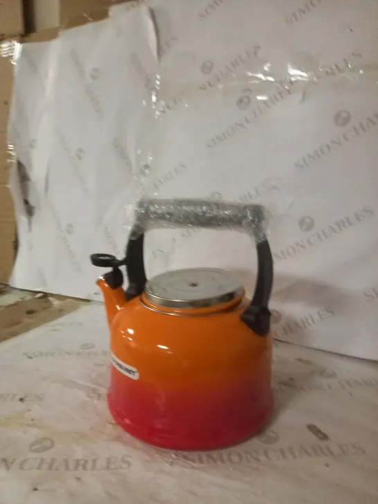 LE CREUSET STOVE KETTLE 2.1L