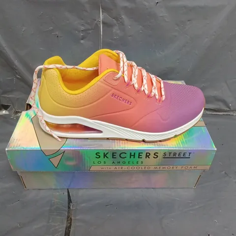 BOXED WOMENS SKECHERS AIR COOLED MEMORY FOAM TRAINERS SIZE 7