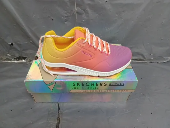 BOXED WOMENS SKECHERS AIR COOLED MEMORY FOAM TRAINERS SIZE 7