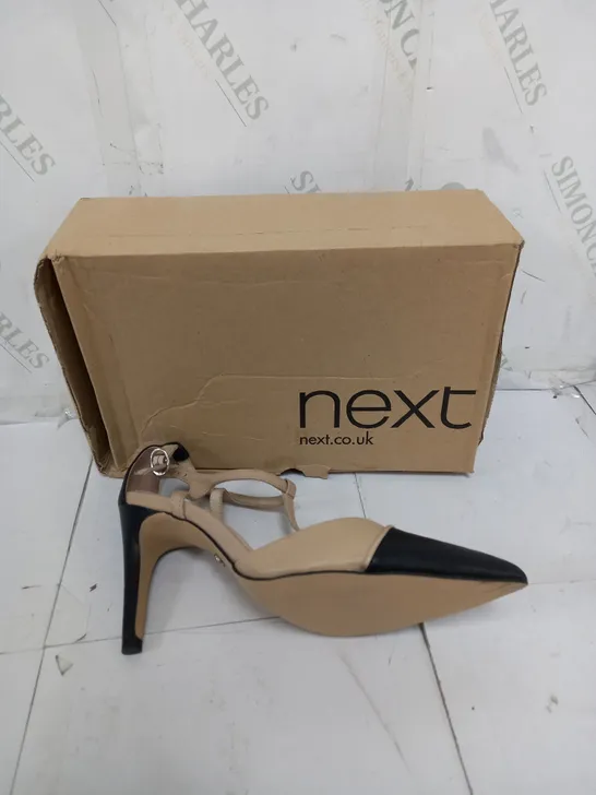 BOXED PAIR OF NEXT WIDE FIT POINTED TOE HEEL NUDE SIZE 40