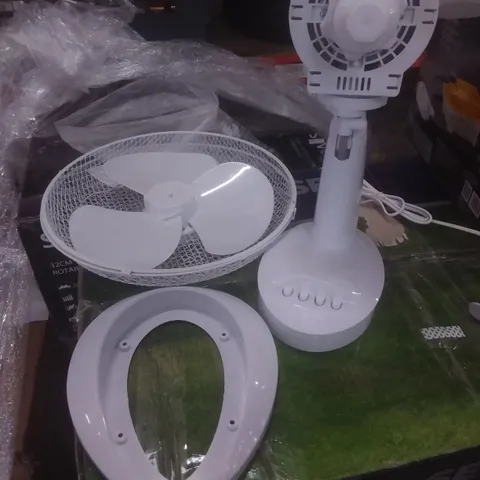 ARLEC 12" WHITE 3 BLADE DESK FAN