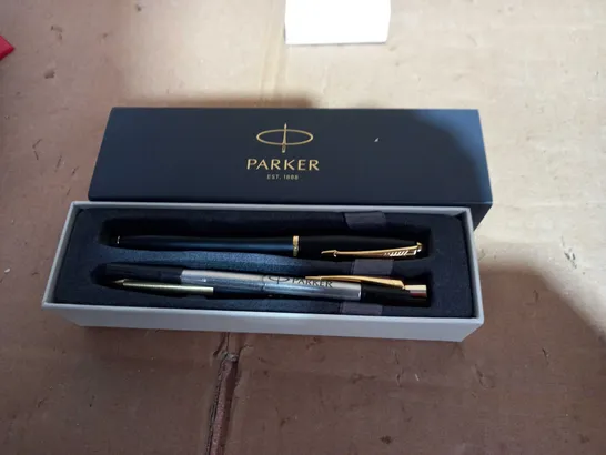 A PARKER BIRO SET