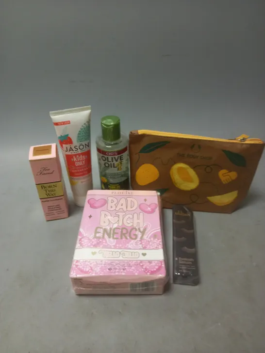 APPROXIMATELY 20 ASSORTED COSMETIC PRODUCTS TO INCLUDE - PLOUISE BAD BITCH ENERGY LIP OIL SET - THE BODY SHOP GIFT BAG - JASON KIDS TOOTHPASTE - ETC 