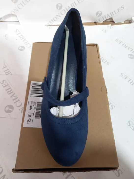 BOXED PAIR OF JD WILLIAMS MARY JANE E FIT SIZE 8 (NAVY)