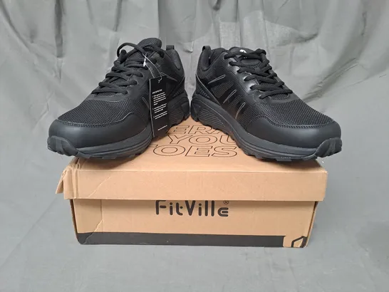 BOXED PAIR OF FITVILLE ALL TRACTION TRAIL RUNNING SHOES IN BLACK UK SIZE 11