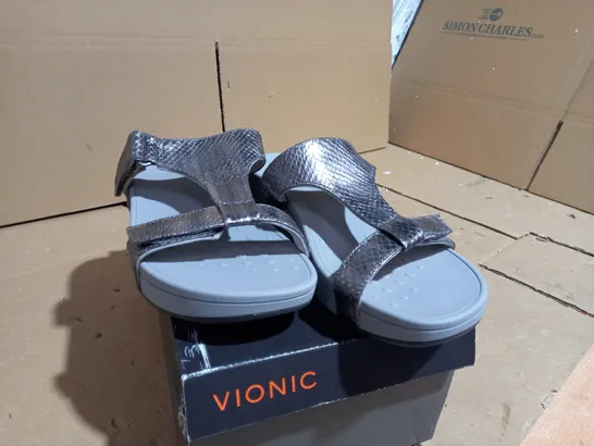 VIONIC ELLIE SANDAL SILVER/GREY SIZE 7