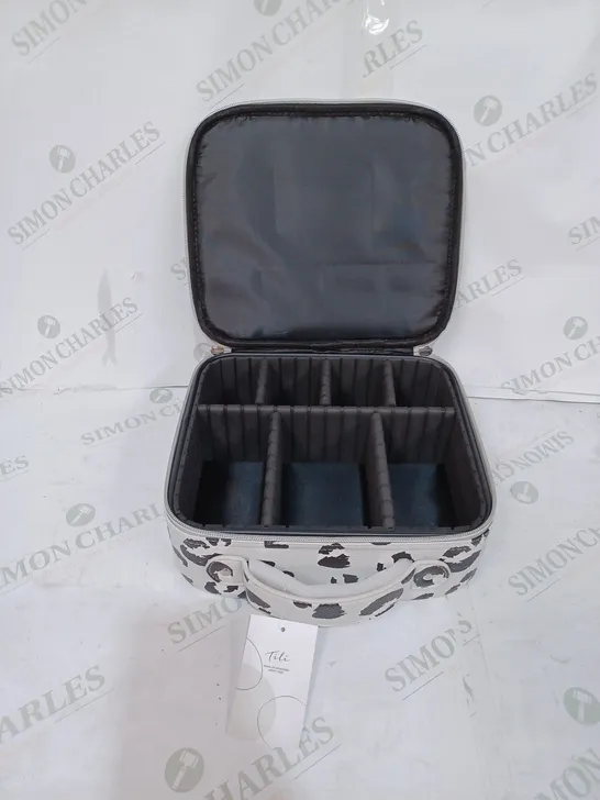 TILI LEOPARD PRINT MAKE-UP ORGANISER MEDIUM VANITY CASE GREY