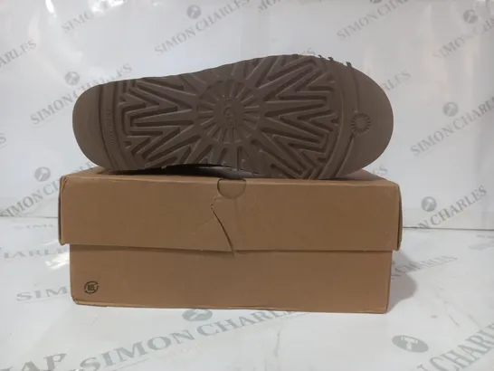 BOXED PAIR OF UGG CLASSIC ULTRA MINI PLATFORM SHOES IN TAN UK SIZE 6