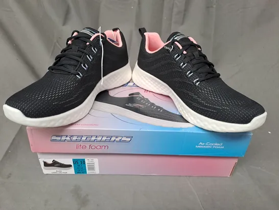 BOXED PAIR OF SKECHERS LITE-FOAM TRAINERS IN BLACK UK SIZE 7