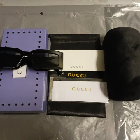 PAIR OF GUCCI CHUNKY BLACK FRAMED GLASSES IN CASE