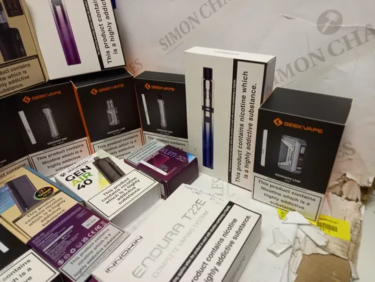 LOT OF APPROX 26 TO INCLUDE EUNDURA T22E VAPING SYSTEM , GEEKVAPE B60 , INNOKIN COOLFIRE Z60 ZLIDE TOP , ETC