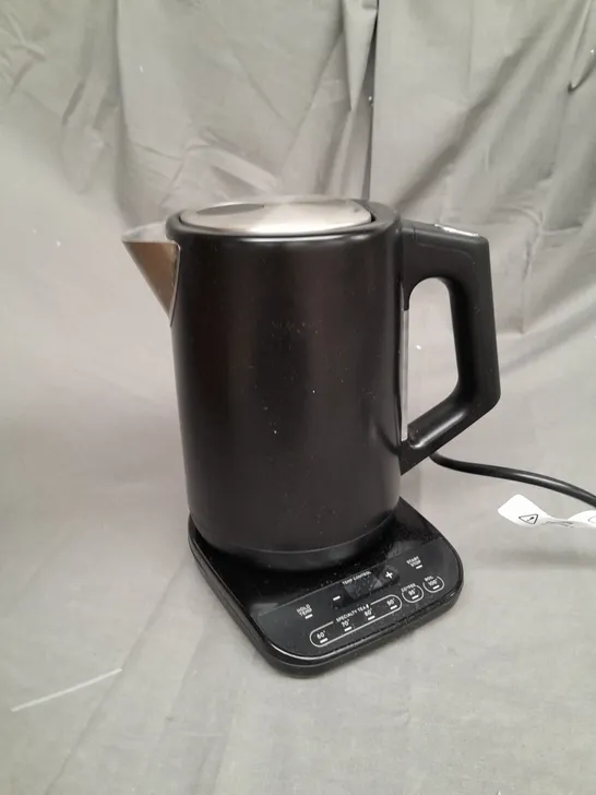 BOXED NINJA PERFECT TEMPERATURE KETTLE KT200UK