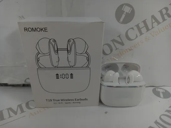 BOXED T19 TRUE WIRLESS EARBUDS IN WHITE