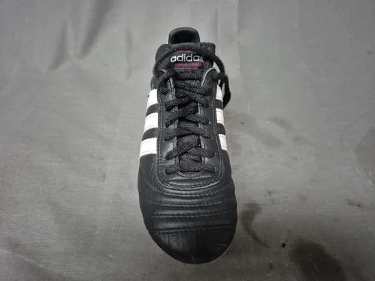 BOXED PAIR OF ADIDAS WORLD CUP FOOTBALL BOOTS IN BLACK/WHITE UK SIZE 4