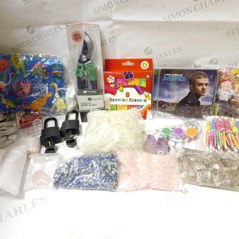 LOT OF APPROX 12 ASSORTED HOUSEHOLD ITEMS TO INCLUDE SCENTED ERASERS, CRYSTALS, JUSTIN TIMBERLAKE CD, ETC