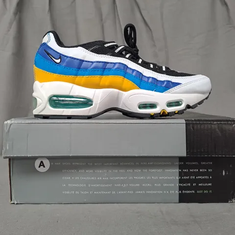 BOXED PAIR OF NIKE AIR MAX 95 IN MULTICOLOUR UK SIZE 4