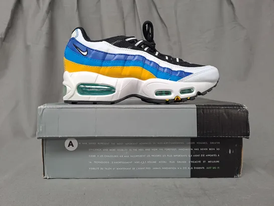 BOXED PAIR OF NIKE AIR MAX 95 IN MULTICOLOUR UK SIZE 4