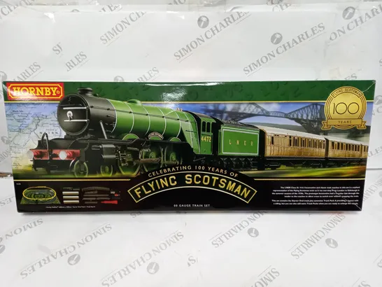 BOXED HORNBY FLYING SCOTSMAN 00 GAUGE TRAIN SET 