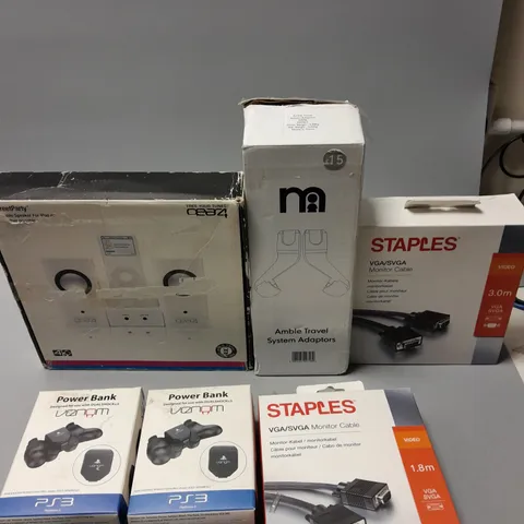 APPROXIMATEY 8 ASSORTED ELECTRICAL GOODS TO INCLUDE STAPLES MONITOR CABLE, STREETPARTY GEAR 4 SPEAKERS, AND PS3 POWER BANK ETC. 
