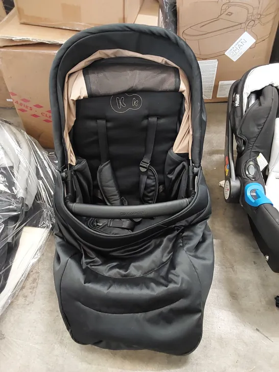 BRANDED BABY TRAVEL SEAT 