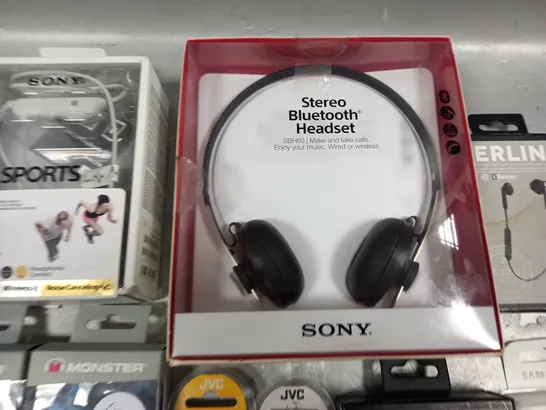 LOT OF 9 ASSORTED AUDIO ITEMS TO INCLUDE SONY HEADSET, JVC GUMMYS AND MONSTER SPORTS EARPHONES