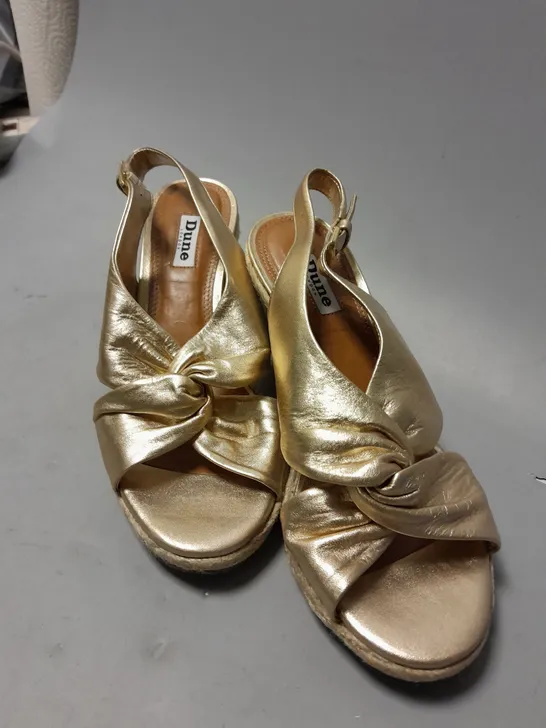 DUNE LONDON KAZOO LEATHER WEDGE SANDAL SIZE 5 IN GOLD