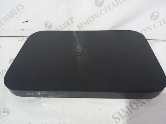 SKY Q BOX ES340D8