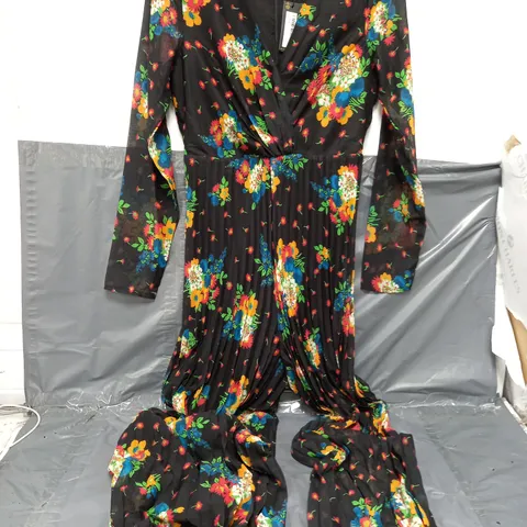 WAREHOUSE FLORAL PRINT WIDE LEG PLEATED JUMPSUIT IN BLACK MULTI - SIZE 8