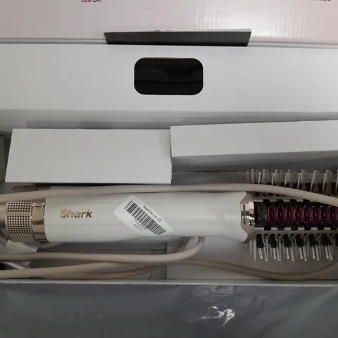 BOXED SHARK SMOOTHSTYLE HOT BRUSH & SMOOTHING COMB