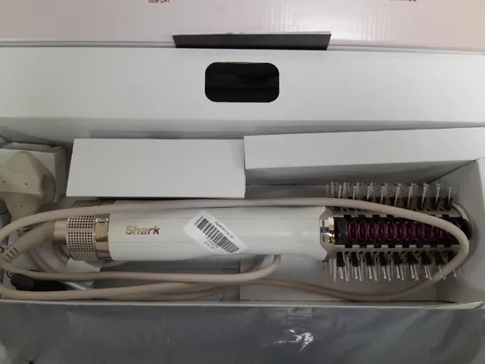 BOXED SHARK SMOOTHSTYLE HOT BRUSH & SMOOTHING COMB