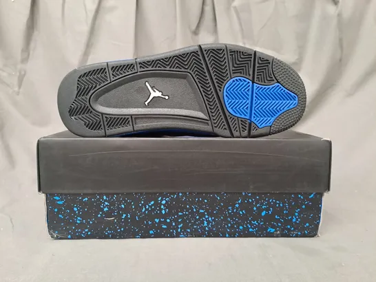 BOXED PAIR OF NIKE AIR JORDAN 4 RETRO SHOES IN BLACK/BLUE UK SIZE 8.5