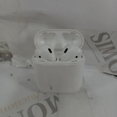 APPLE AIR PODS FIRST GEN