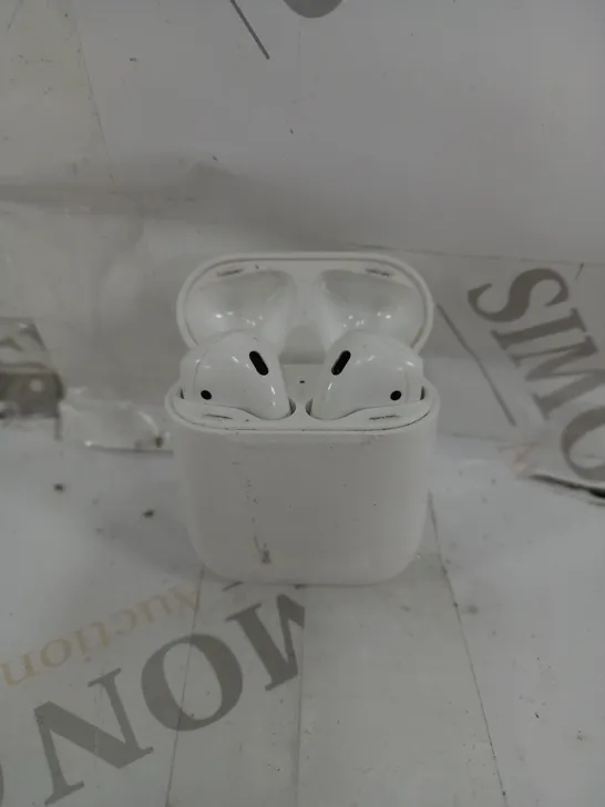 APPLE AIR PODS FIRST GEN