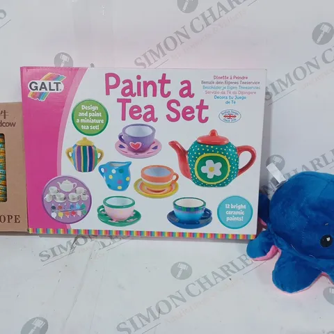 BOX OF APPROXIMATELY 20 ASSORTED TOYS AND GAMES TO INCLUDE GALT PAINT A TEA SET, GOODCOW JUMP ROPE, REVERSIBLE OCTOPUS MOOD PLUSH, ETC