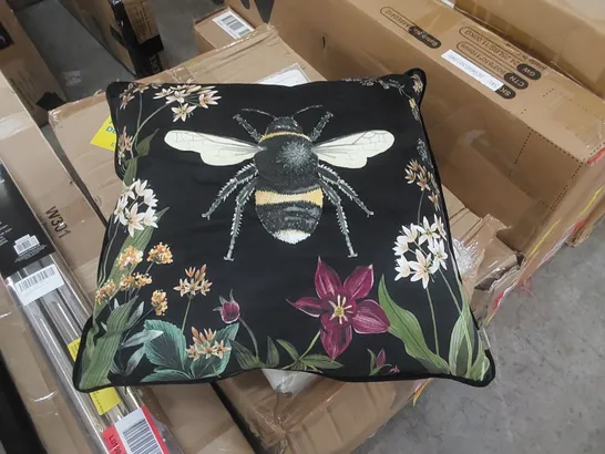 BAGGED MIDNIGHT GARDEN BEE POLYESTER FILLED CUSHION TWIN PACK