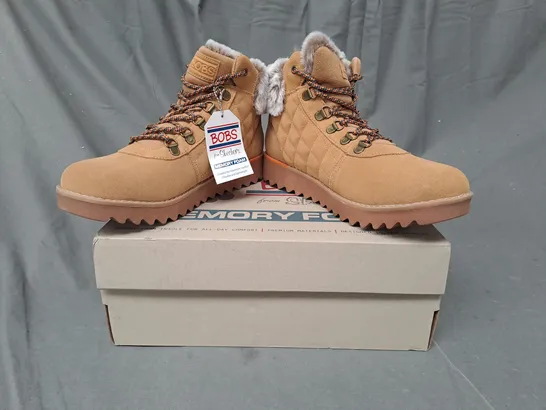 BOXED PAIR OF SKECHERS MOUNT SUEDE BOOTS IN CHESTNUT SIZE 7