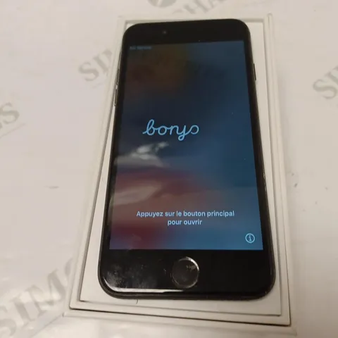 BOXED APPLE IPHONE 7 (A1778)