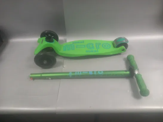 UNBOXED MAXI M-CRO GREEN KIDS SCOOTER 