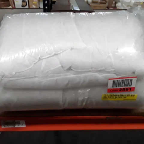 HOLLOWFIBER 10.5 TOG QUILTED DUVET