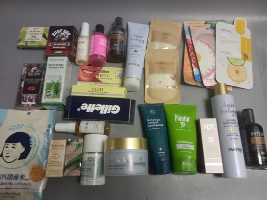 LOT OF APPROXIMATELY 25 ASSORTED HEALTH AND BEAUTY ITEMS TO INCLUDE PANTENE REPAIR MASK, KEANARICE MASK AND BARE BAR SOAP