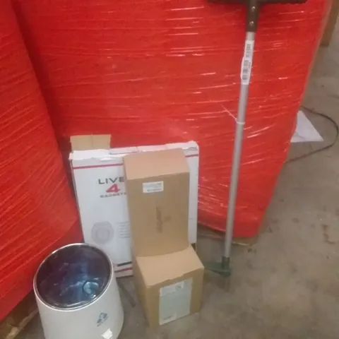 PALLET OF ASSORTED ITEMS INCLUDING TOILET SEAT, WATERBOTTLE, WATER DISTILLER