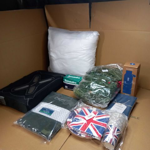 LARGE BOX OF APPROXIMATELY 25 ASSORTED HOUSEHOLD ITEMS TO INCLUDE CHRISTMAS REAF, CUSHIONS AND CLOTHING ITEMS