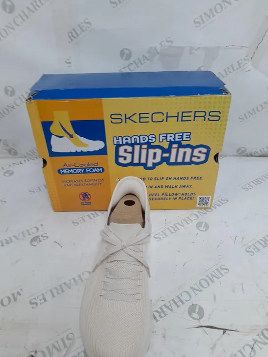 BOXED SKETCHERS PATH TRAINER CREAM SIZE 8 