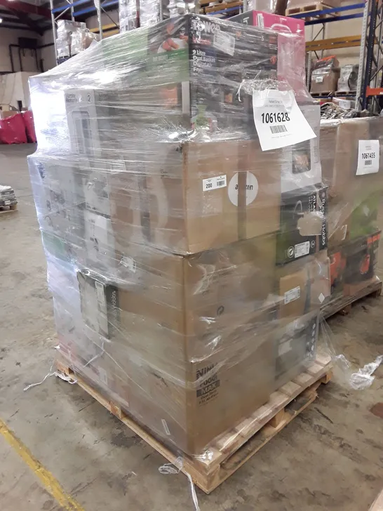 PALLET OF APPROXIMATELY 31 UNPROCESSED RAW RETURN HOUSEHOLD AND ELECTRICAL GOODS TO INCLUDE;